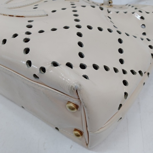 Chanel Tote Beige Patent leather - Picture 6 of 9